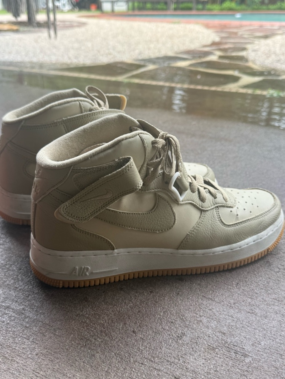 Nike Mid-Top Sneakers in Beige with Gum Sole